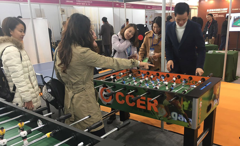 參展觀眾對雙子星體育產品產生極大的興趣